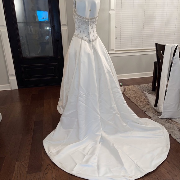 Wedding dress with built in bustle and matching wrap.  Off white, US Size 8 - Picture 4 of 16